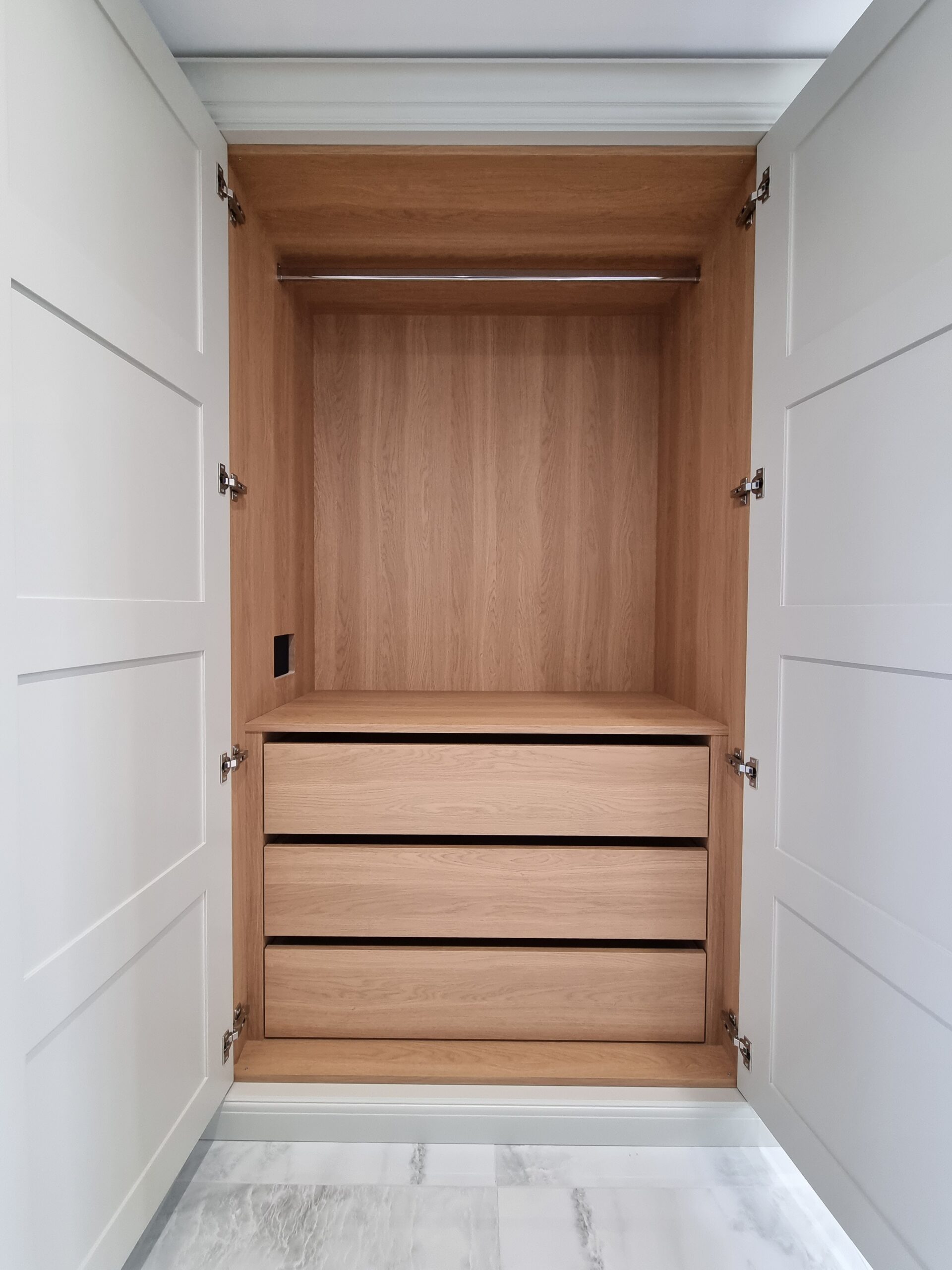 Bespoke Fitted Wardrobes Interiors - Bromley, Kent | Made To Measure ...